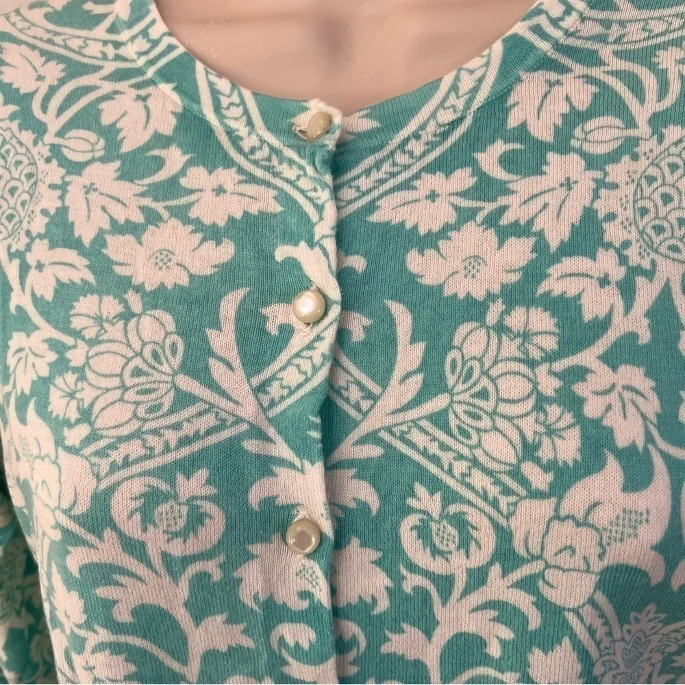 𝅺ann Taylor LOFT teal & white detailed button up sweater, S, floral pineapples. - Picture 6 of 13